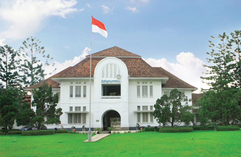 GEDUNG BIO-01