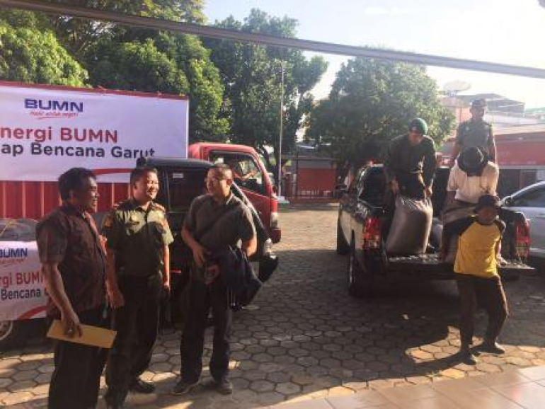 Bio Farma Bantu Warga Garut Korban Banjir Bandang dan Berikan Pelayanan Kesehatan Gratis